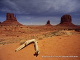 Monument Valley - údolie monumentov...