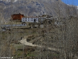 Dedinka Jarkot pod sedlom Thorong La...
