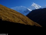 Západ slnka nad Annapurnou III a Gangapurnou...