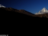 Osemtisícovka Dhaulagiri a Modrá hora Nilgiri z Muktinathu...
