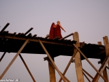 Na moste U Bein bridge...