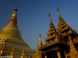 Najposvätnejšia pagoda v Barme - Schwedagon Paya v Yangone je naozaj úžasná...