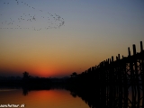 Východ slnka pri moste U Bein bridge je zážitok...