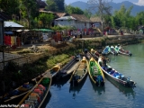 Život na jazere Inle lake...