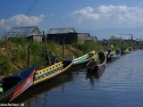 Život pri jazere Inle lake...