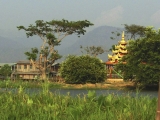Inle Lake - celá  planéta  vtesnaná na hladinu  jazera...