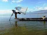 Inle Lake - celá  planéta  vtesnaná na hladinu  jazera...