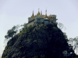 Mt. Popa - miestny Olymp, sídlo duchov s kláštorom Taungkalat...