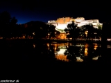 Potala v noci...