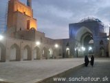 Irán - večerný Yazd...