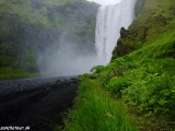 Vodopád Skogafoss na juhu Islandu...