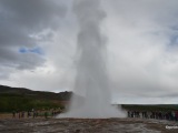 velky-gejzir-strokkur-v-oblasti-geysir