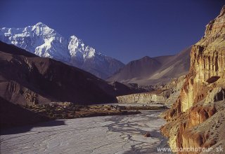 Údolie rieky Khali Gandaki...