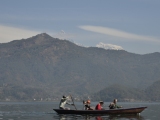 Jazero Fewa Lake v Pokhare...