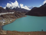 Pohľad z vrcholu Gokyo Peak...