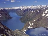 Nórska národná túra - hrebeň Bessegen nad jazerom Gjende...